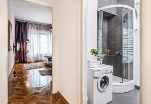 Apartmani Beograd | Apartman A16 | Strogi centar Terazije - Pogled na spavaću sobu i kupatilo