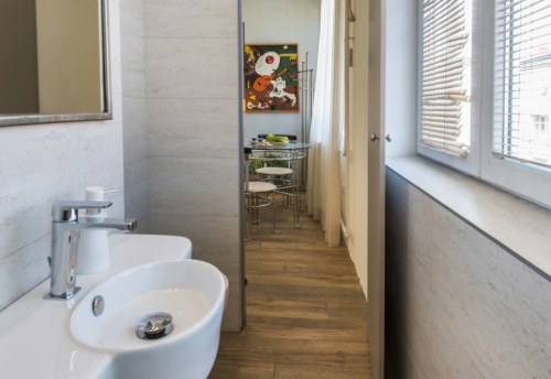 Apartmani Beograd | Jeftin smeštaj Beograd | Apartman A2 - Ulaz u kupatilo