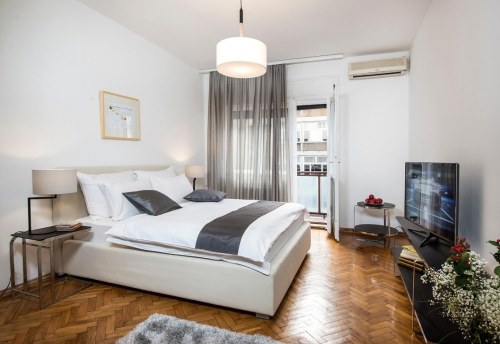 Apartmani Beograd | Stan na dan u Beogradu | Apartman A27 - Spavaća soba sa pogledom na terasu