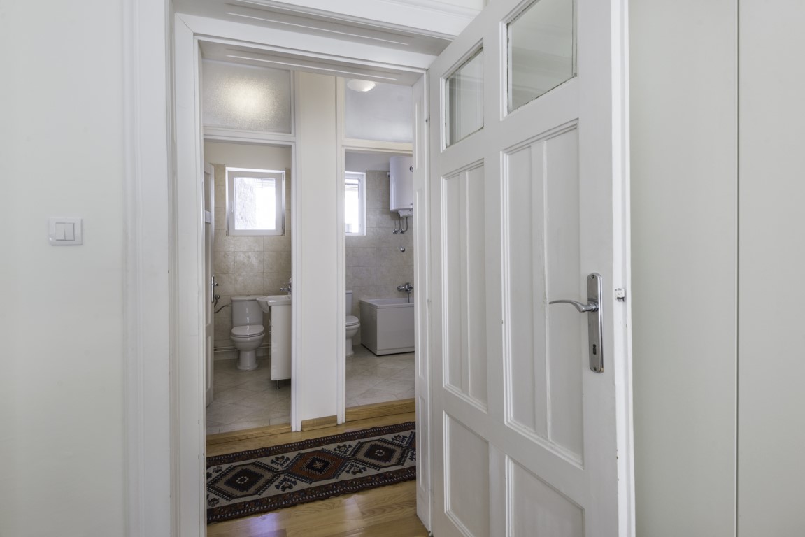 Apartmani Beograd | Stan na dan Beograd | Apartman A35 - Pogled na toalet i kupatilo
