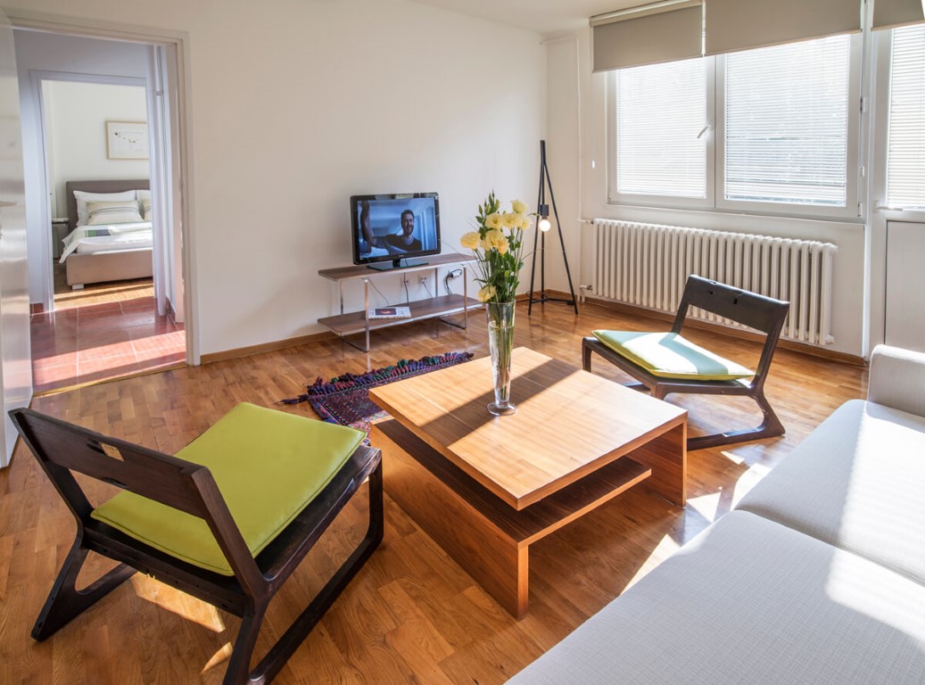 Apartmani Beograd | Apartman A23 | Skadarlija - Dnevni boravak i pogled na spavaću sobu