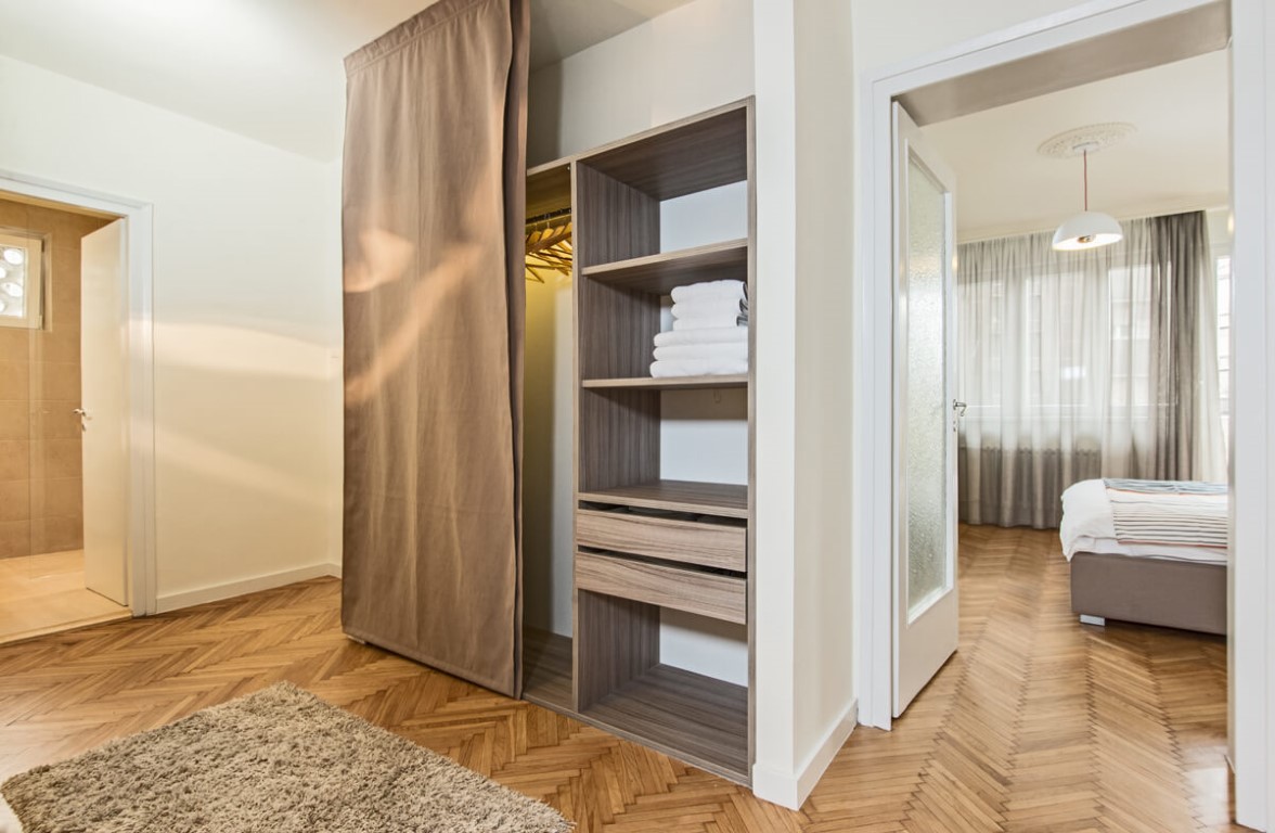 Apartmani Beograd | Smeštaj u Beogradu | Apartman A8 - Ormar u hodniku
